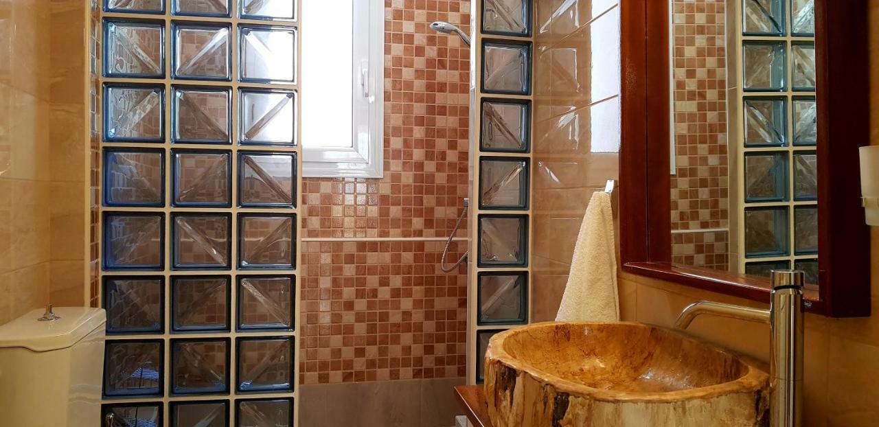 Spacious Apartment In The Historical Center Of Atenas Exterior foto
